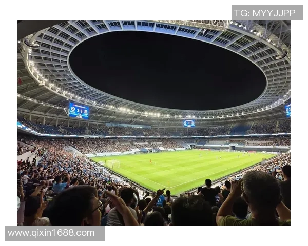 陈芳独家解析足球技巧与战术分享，助你提升球场表现与观赛乐趣